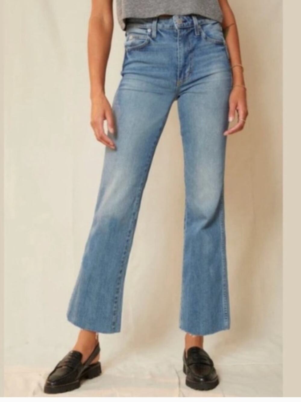 Amo High Rise Kick Crop Jeans Sz 25 Topanga Wash Chic Trendy Light Wash Flare